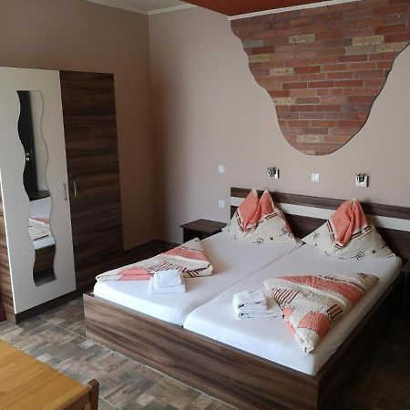 Bed and Breakfast Borostyan Panzio Balatonfuered Экстерьер фото