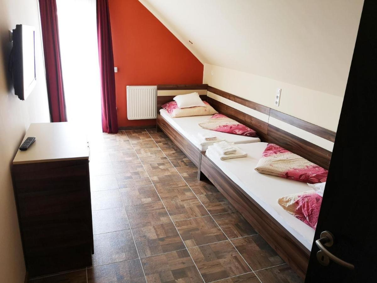 Bed and Breakfast Borostyan Panzio Balatonfuered Экстерьер фото