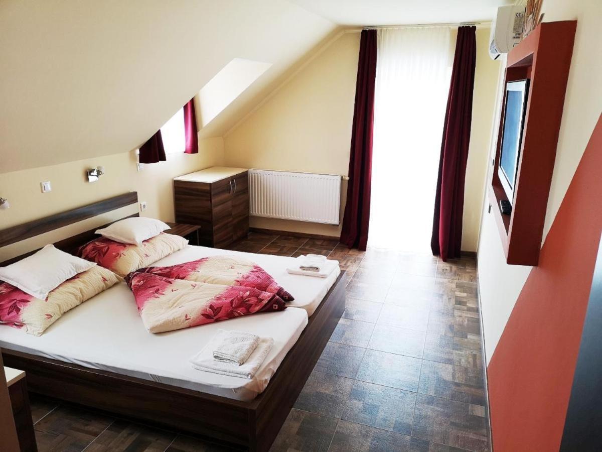 Bed and Breakfast Borostyan Panzio Balatonfuered Экстерьер фото