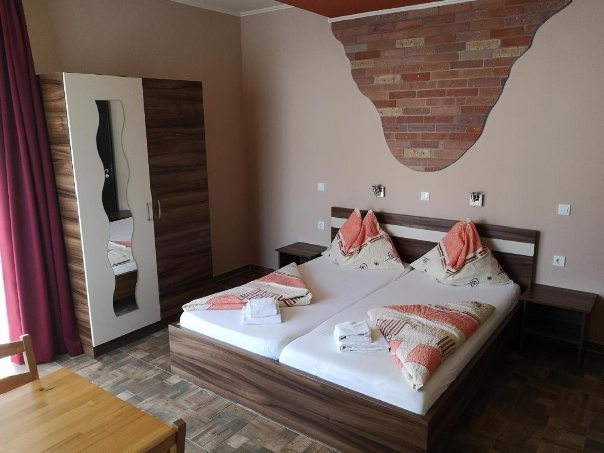 Bed and Breakfast Borostyan Panzio Balatonfuered Экстерьер фото