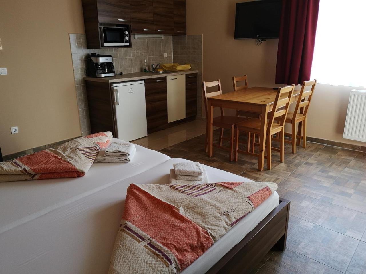 Bed and Breakfast Borostyan Panzio Balatonfuered Экстерьер фото