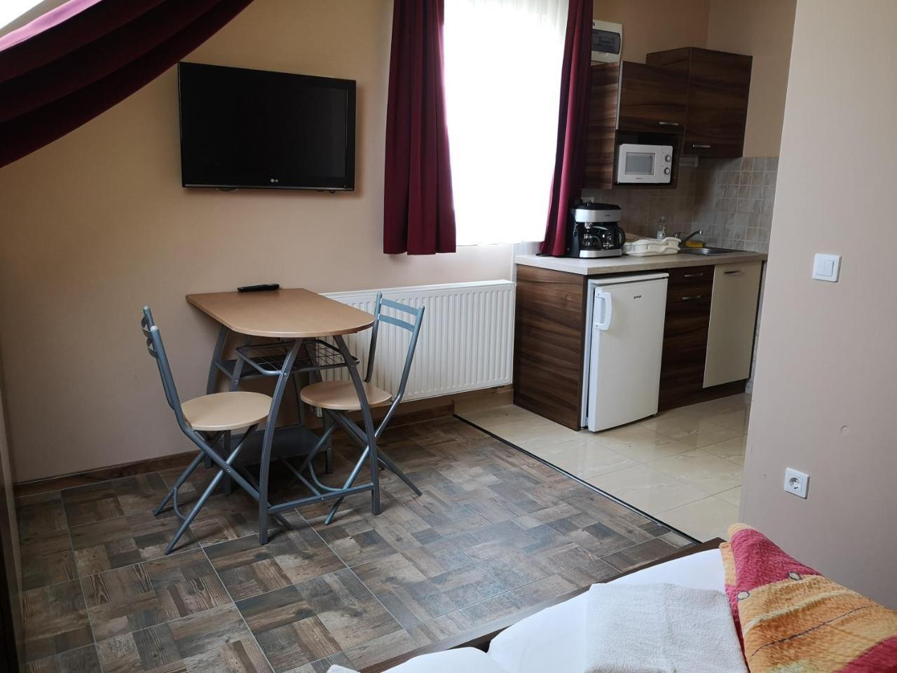 Bed and Breakfast Borostyan Panzio Balatonfuered Экстерьер фото