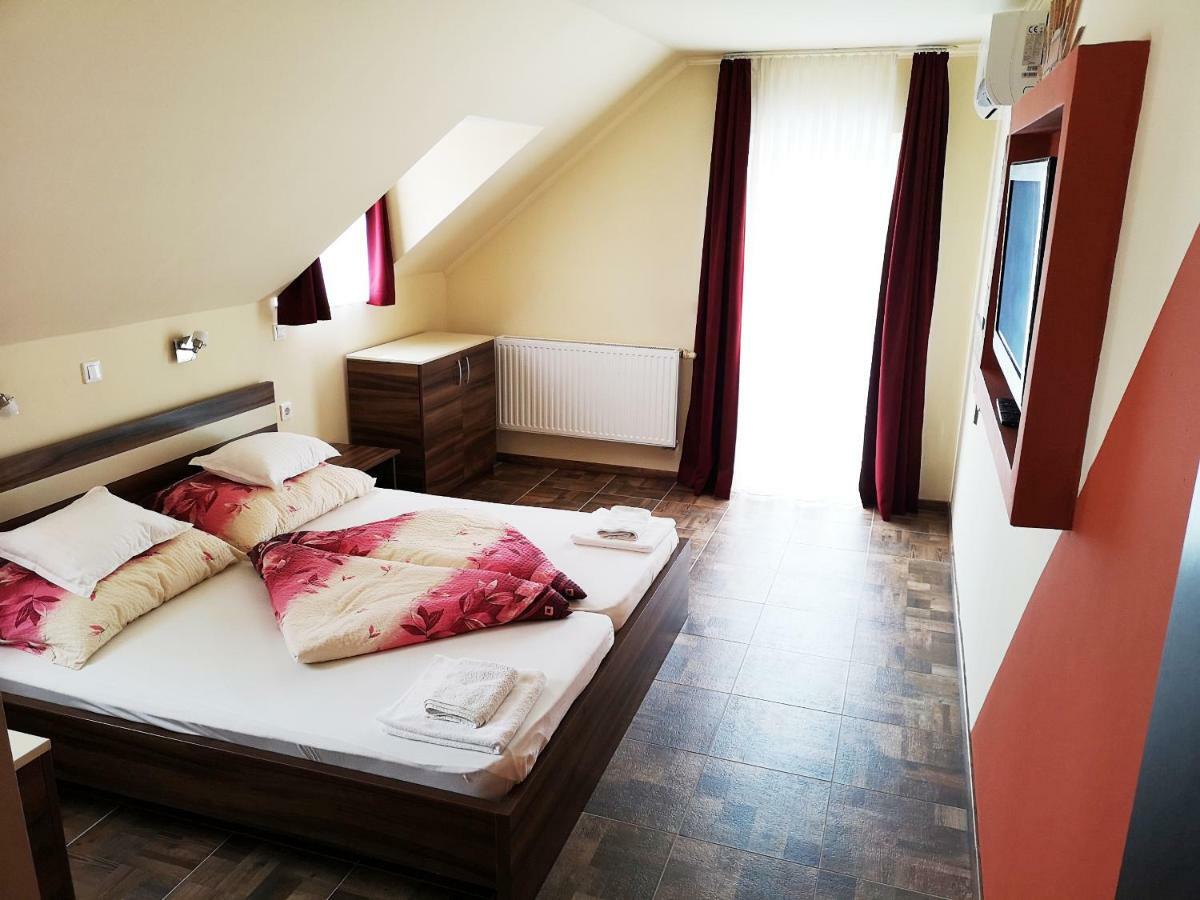 Bed and Breakfast Borostyan Panzio Balatonfuered Экстерьер фото