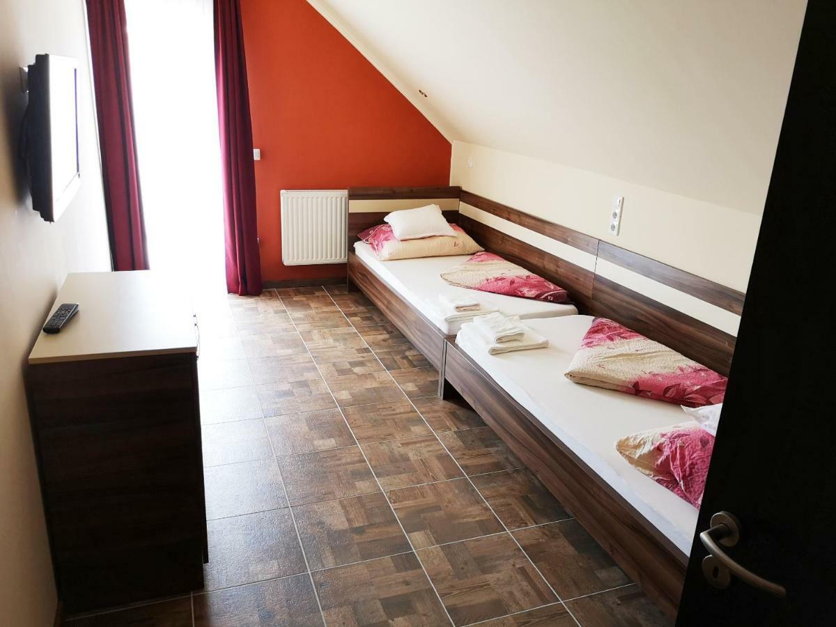 Bed and Breakfast Borostyan Panzio Balatonfuered Экстерьер фото